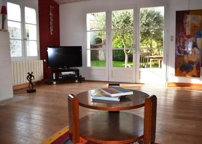 Les Glandiers 2 Hébergement de vacances La Flotte